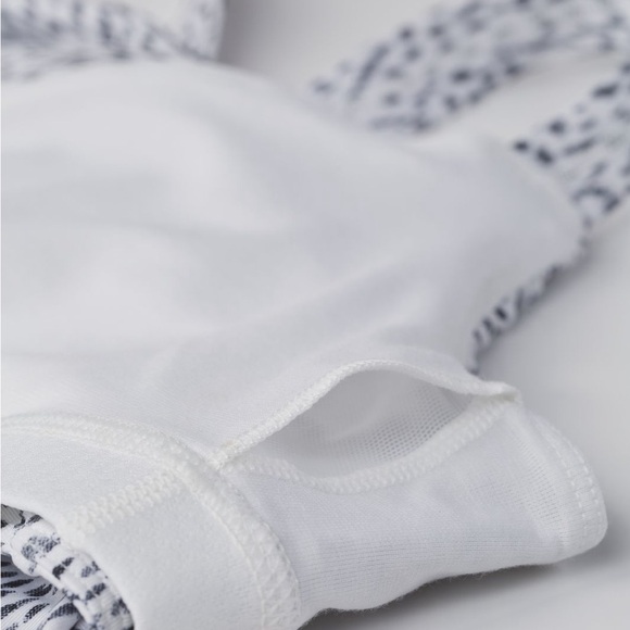 Lululemon Wrap It Up Bra Color Dottie Dash White Black/White Size 6 - Picture 6 of 12